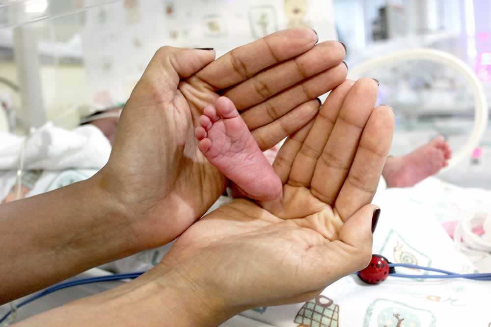 Quais cuidados emocionais posso ter durante a internação do meu bebê na UTI neonatal?